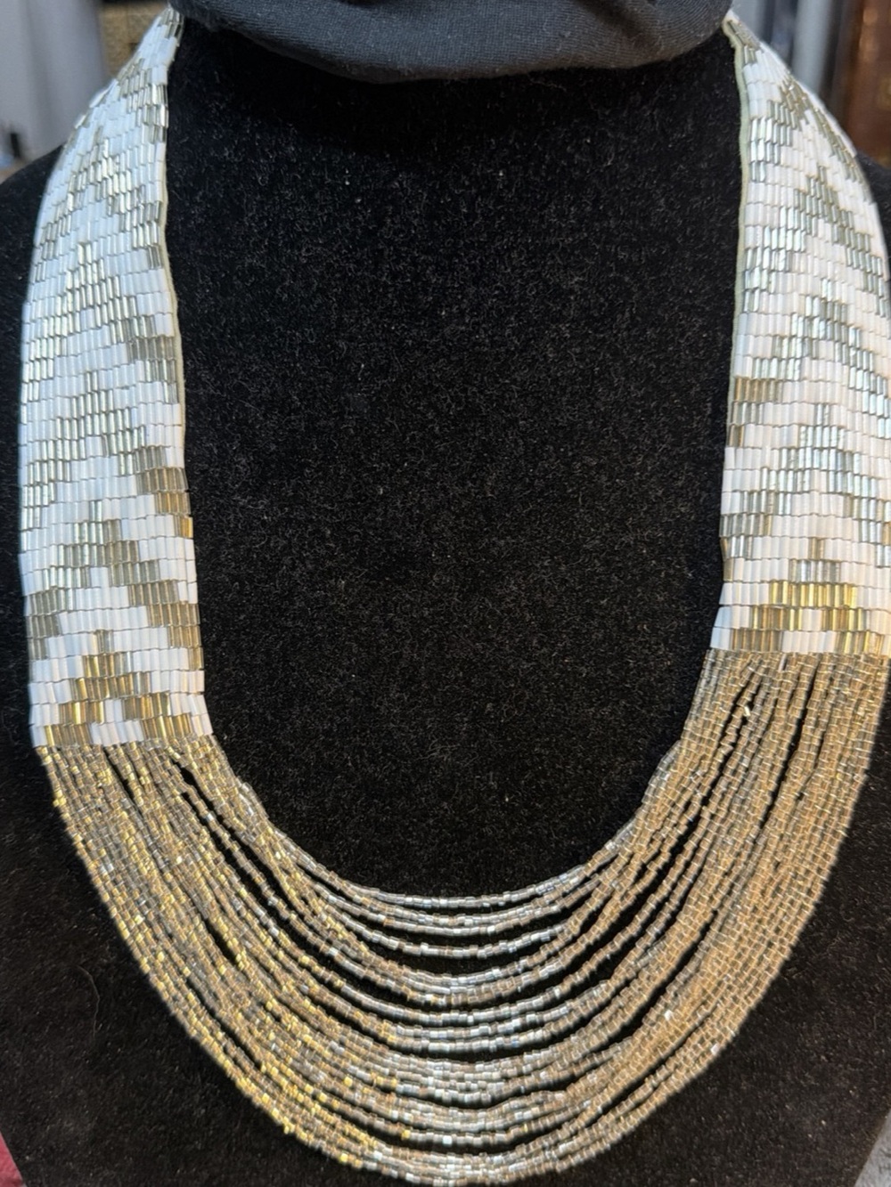 Vintage Beautiful Gold off white beaded handmade necklace 16”